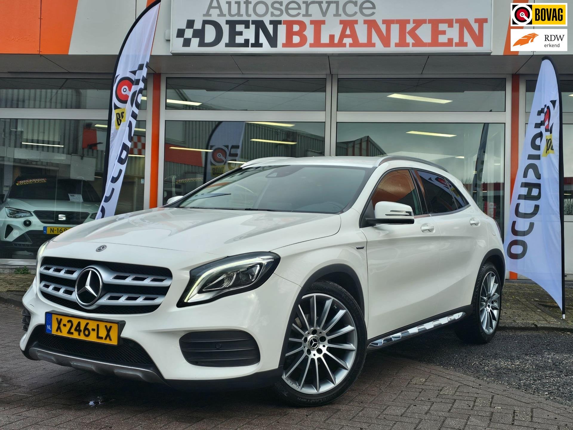Mercedes-Benz GLA-klasse 200 AMG Business Solution Automaat, Auto's, Dealer onderhouden, Gebruikt, 715 kg, Wit