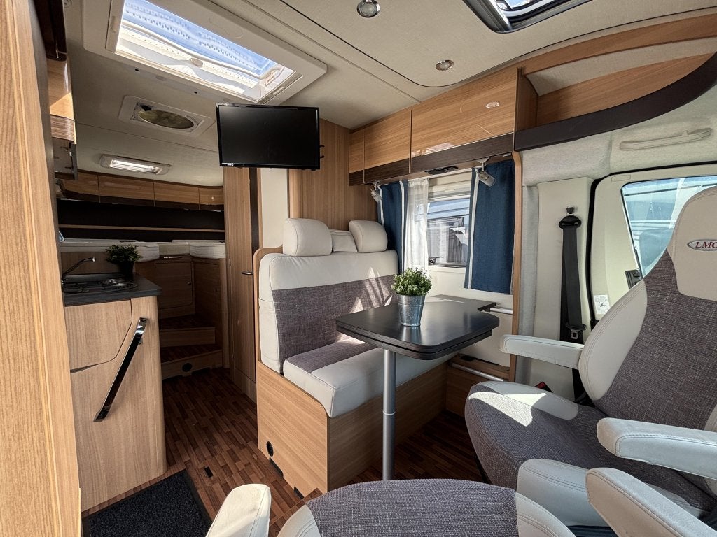 LMC Breezer V 646 G Enkele bedden Navi Zonnepaneel TV 150PK, Caravans en Kamperen, Achteruitrijcamera, Ringverwarming, Fiat, Tot en met 2