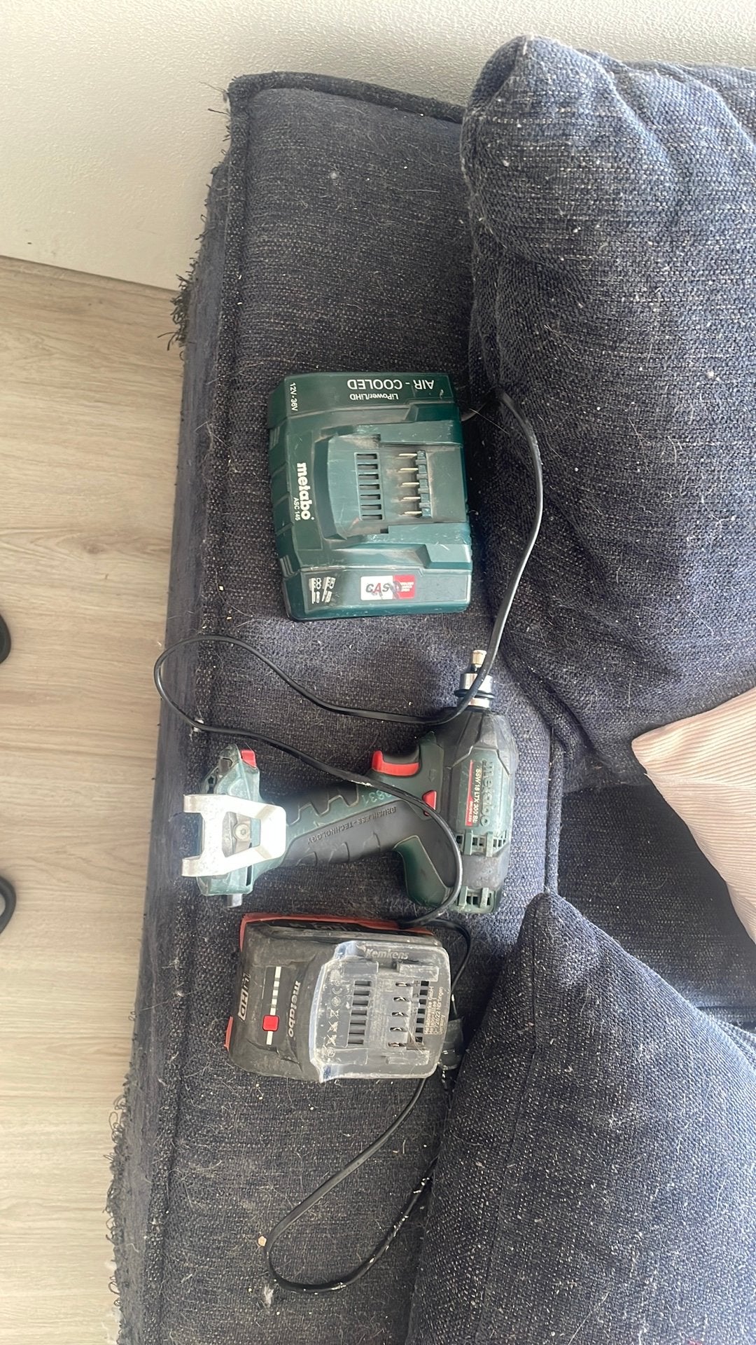 Metabo slagschroefmachine met accu en lader, Ophalen, Zo goed als nieuw