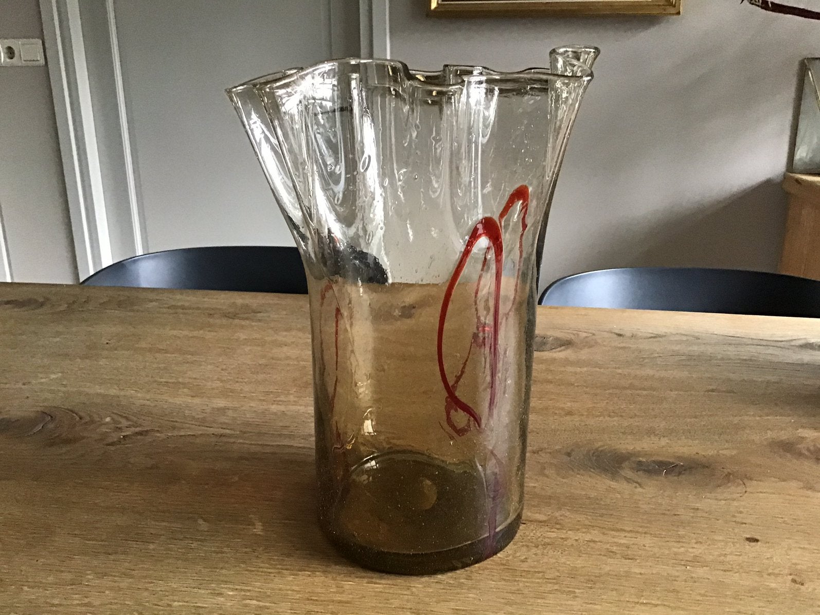 DESIGN GLASKUNST”VAAS MET RODE GLASDRADEN”hoog 30 cm, Ophalen