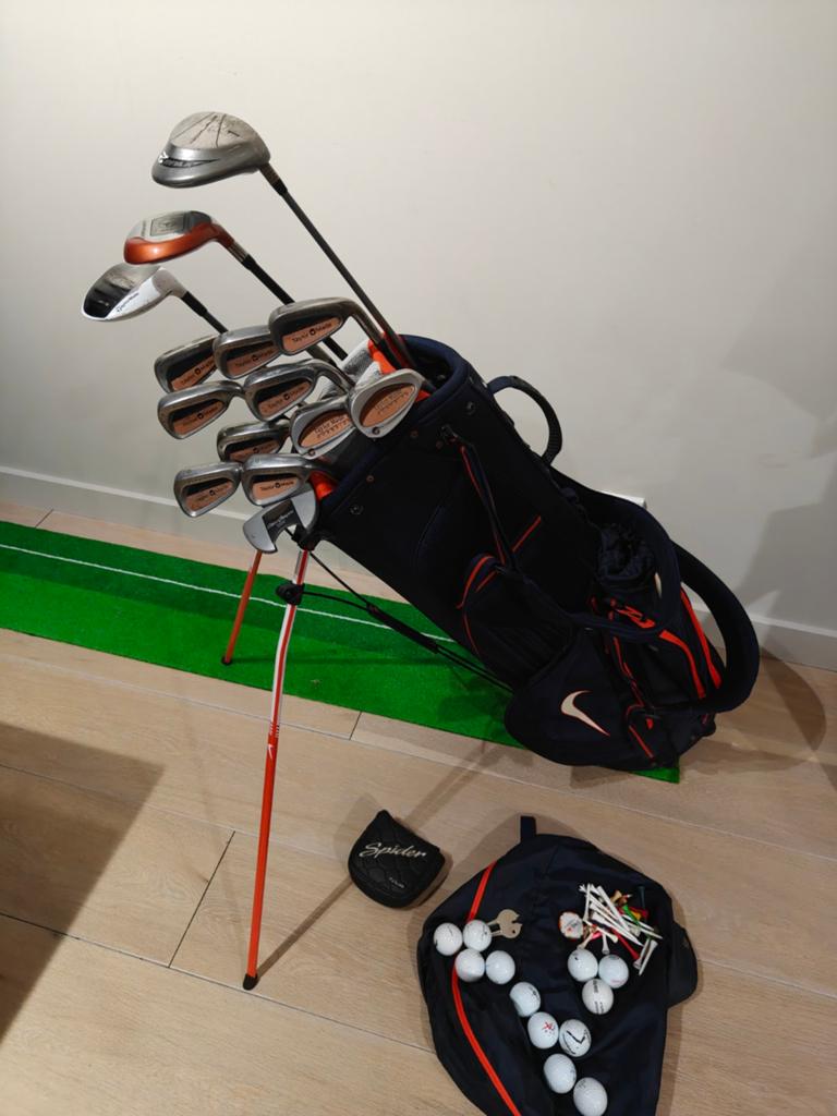 Complete golfset Taylormade burner in Nike golftas., Ophalen of Verzenden, Zo goed als nieuw, Set, Overige merken