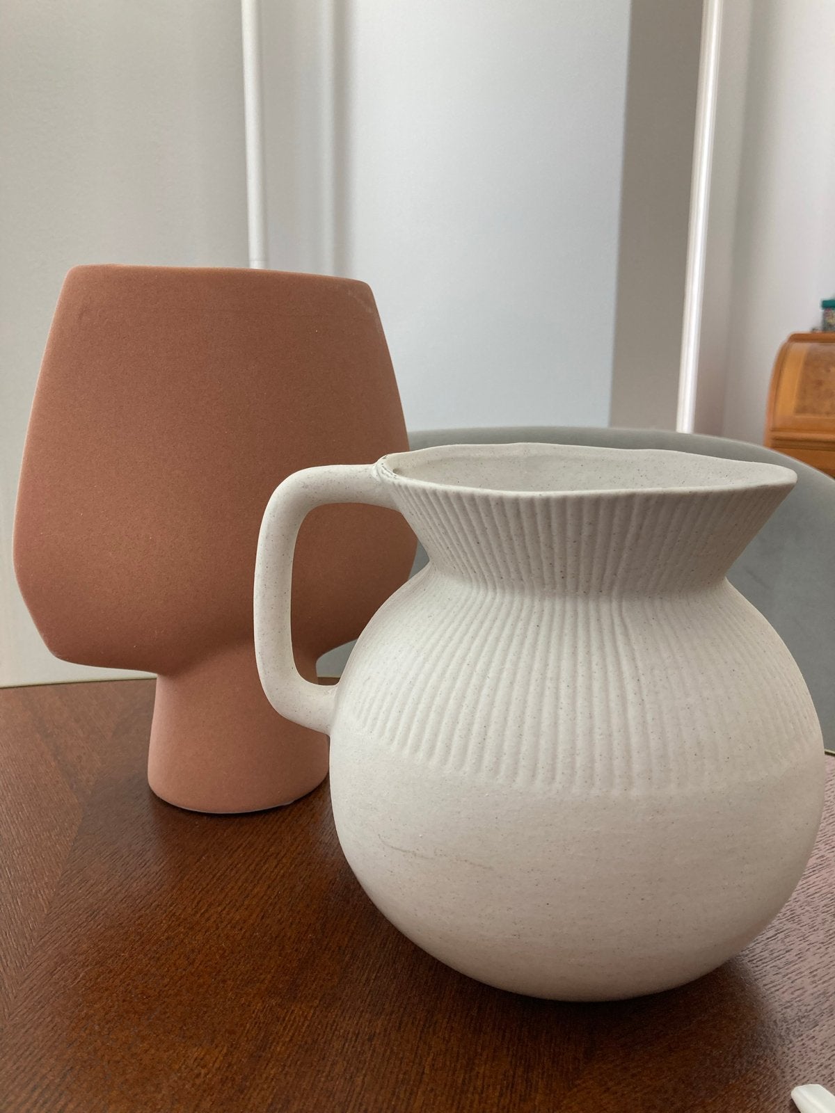 Vaasjes/bloempotten van H&M Home - Nude en Wit, Overige kleuren, Aardewerk of Porselein, Ophalen of Verzenden, Zo goed als nieuw