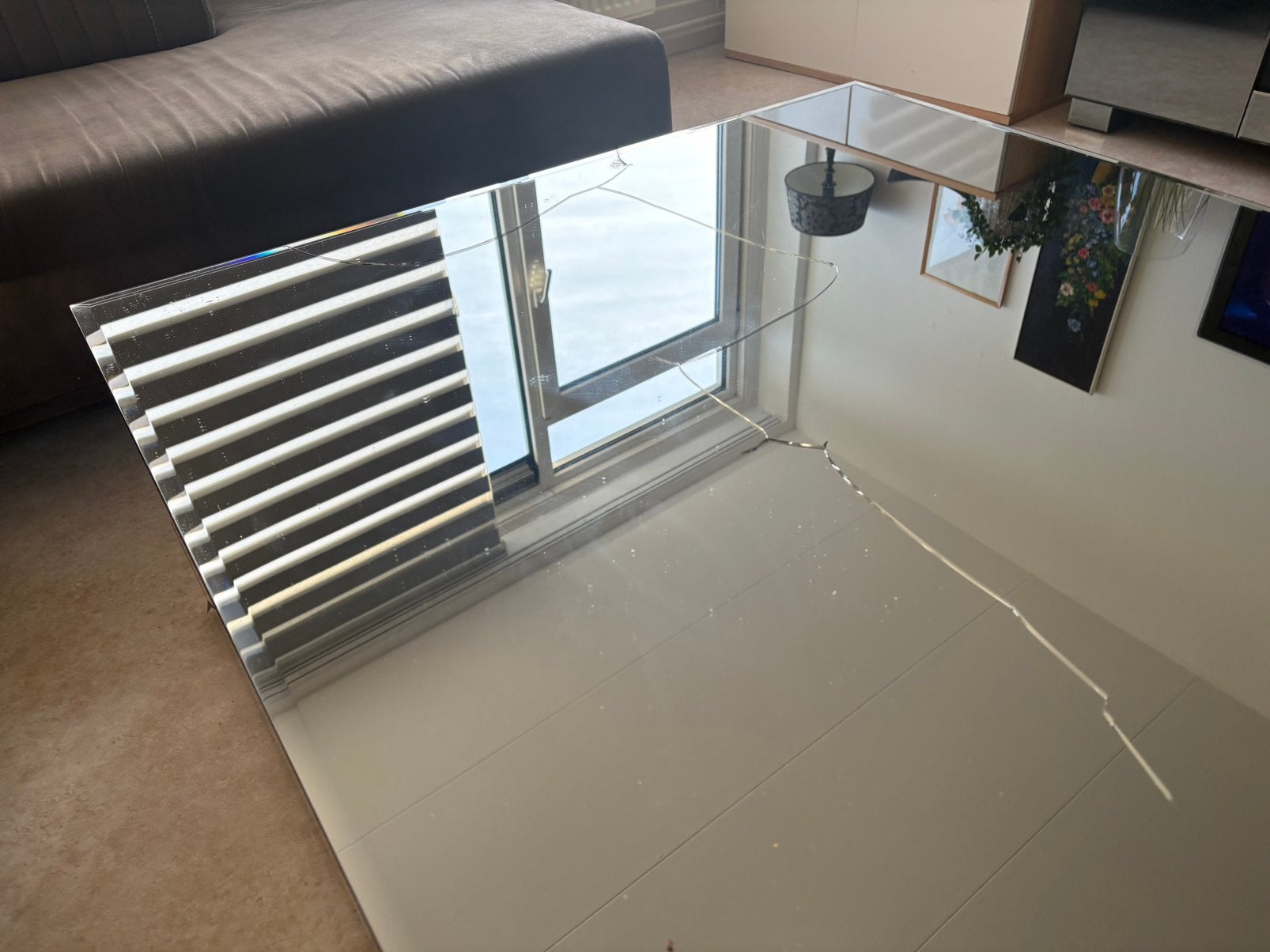 Spiegelglas salontafel met barst. Gratis af te halen, Ophalen, 100 tot 150 cm, 50 tot 100 cm, Zo goed als nieuw