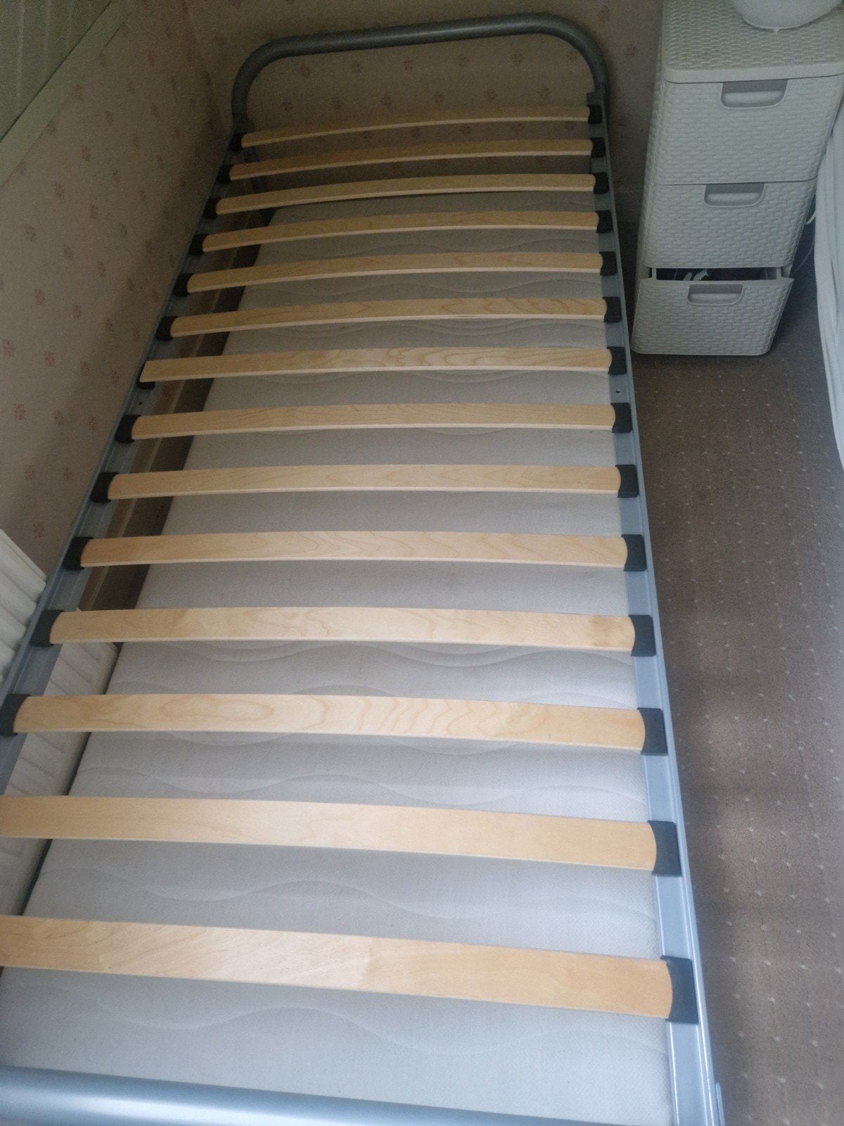 Bed met uitschuifbaar onderbed, Ophalen, Gebruikt, 90 cm, Eenpersoons