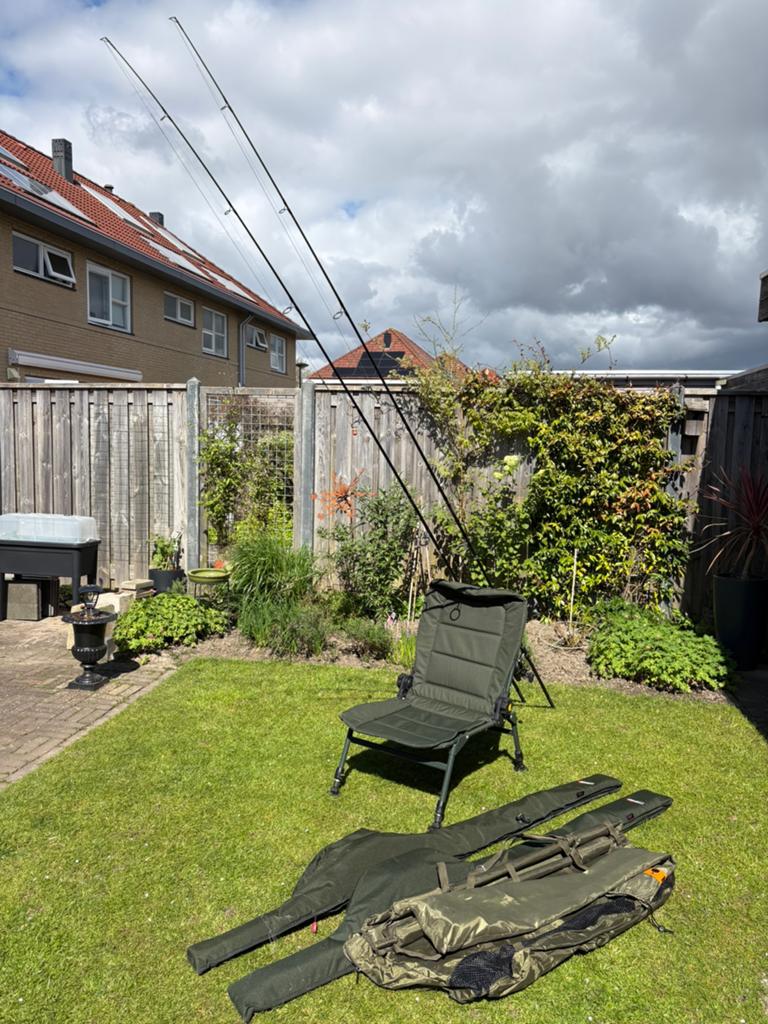 Te koop Karperset, Ophalen, Zo goed als nieuw, Overige typen