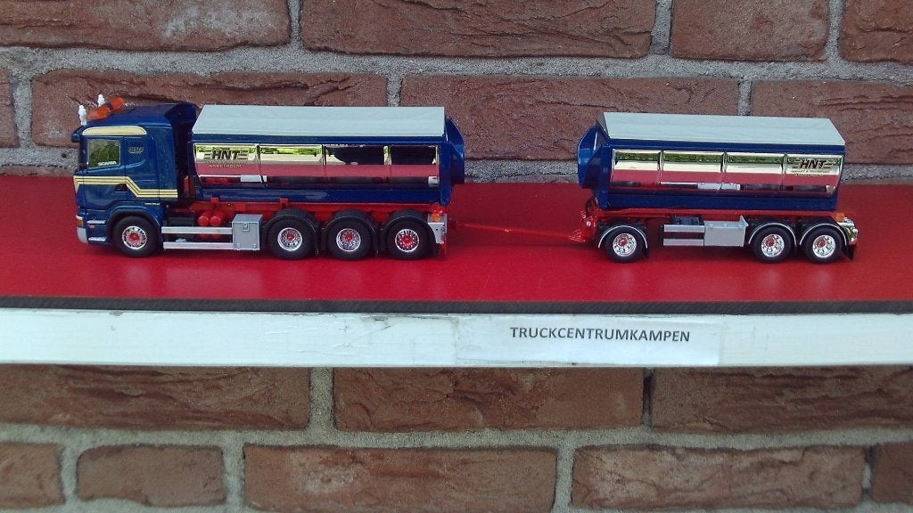 Tekno  Scania  R  Streamline  van   Hasse  Nilssons.