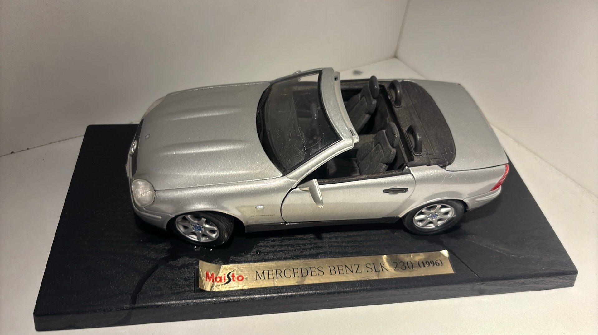Mercedes benz slk 230 1996 maisto 1.18, Maisto, Ophalen of Verzenden, A, A