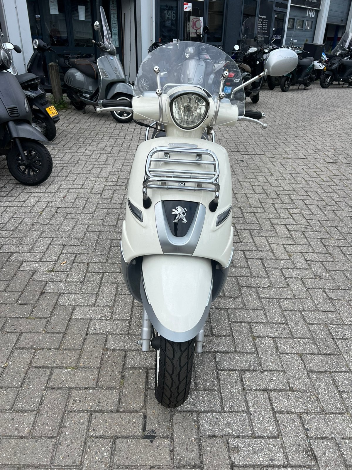 Peugeot djongo, Fietsen en Brommers, Ophalen, Zo goed als nieuw, Benzine, Overige modellen