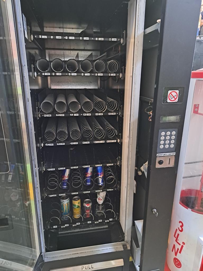 Fris / snack automaat gekoeld, Ophalen, Gebruikt