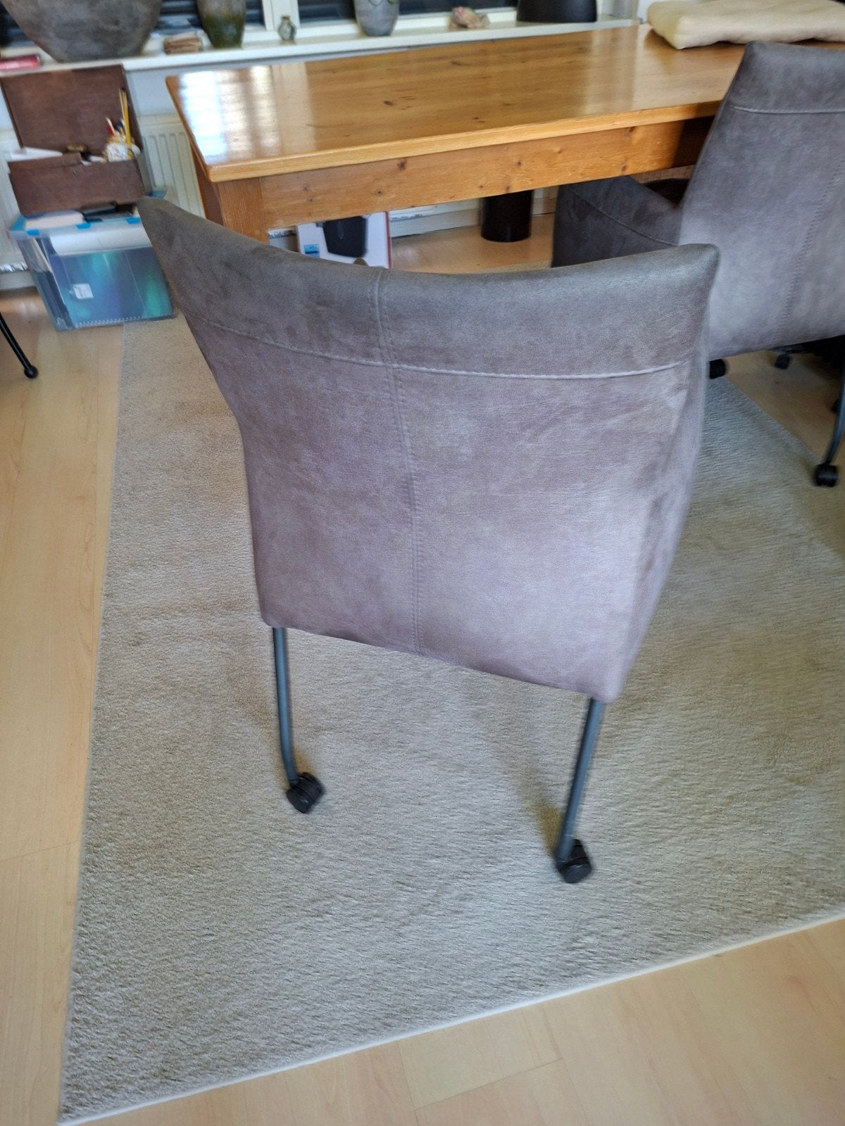 2 stoelen op wieltjes, op te halen in Beilen, Huis en Inrichting, Stoelen, Gebruikt, Twee, Ophalen of Verzenden, Stof
