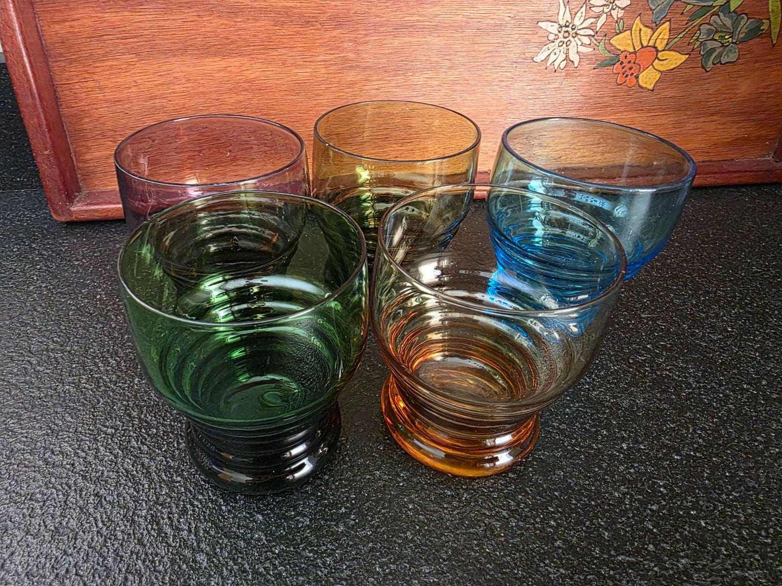 Set van 5 gekleurde vintage glazen, Antiek en Kunst, Antiek | Glas en Kristal, Ophalen
