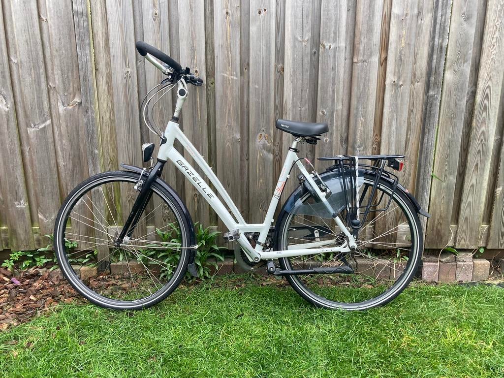 Gazelle Fuente damesfiets, Fietsen en Brommers, Fietsen | Dames | Damesfietsen, Ophalen, Gebruikt, Velgrem, Versnellingen