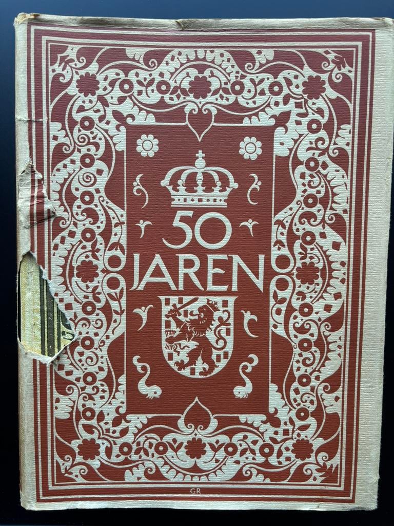 Vijftig Jaren gedenkboek Koningin Wilhelmina, Ophalen of Verzenden, Gebruikt, Tijdschrift of Boek