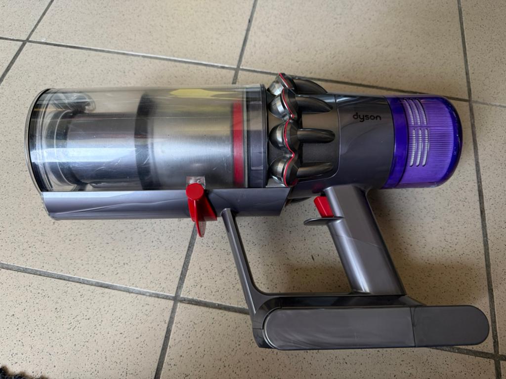 Dyson v11 absolute met accessoires nette staat, Witgoed en Apparatuur, Stofzuigers, Gebruikt, Ophalen of Verzenden, Dyson, Reservoir