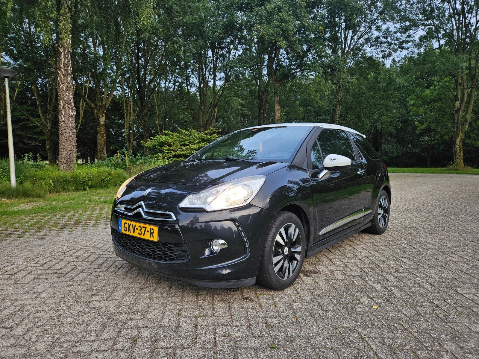 Citroën DS3 1.6THP 156pk NIEUWE APK | NAVI | INRUIL MOGELIJK, Zwart, 1156 kg, Zwart, Leder