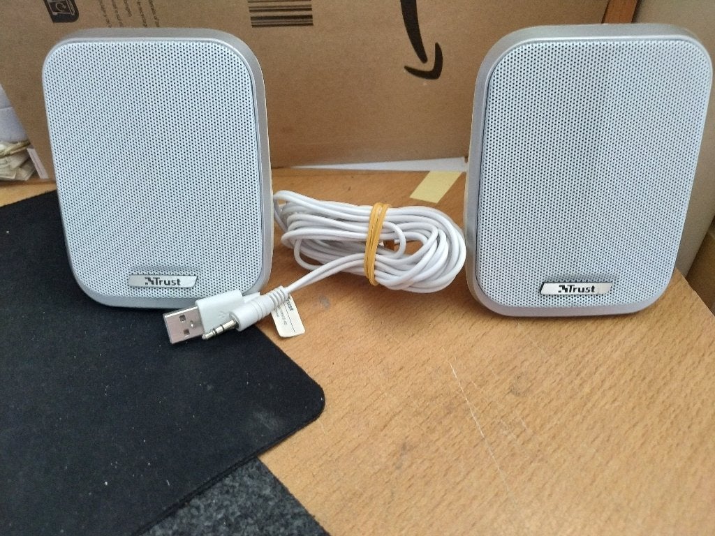 Portable 2.0 speaker set, Computers en Software, Ophalen of Verzenden, Zo goed als nieuw, Audiokanaal 2