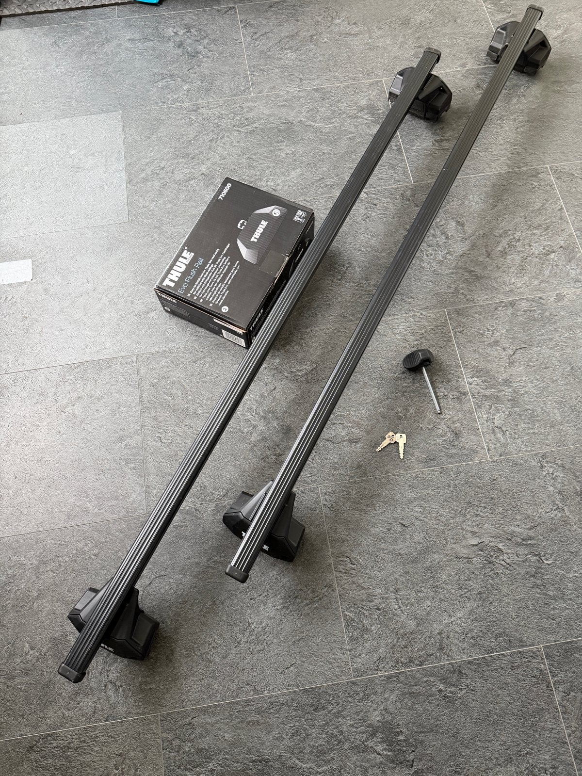 Thule Evo Squarebar dakdragers voor Ford Escape/Kuga, Ophalen, Zo goed als nieuw