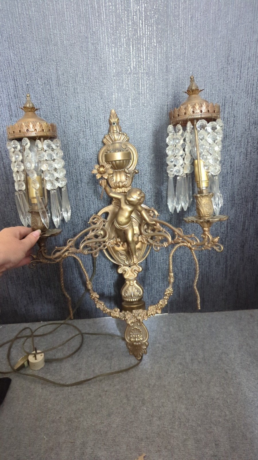 vintage  wandlamp met cherubijn en kristallen, Ophalen