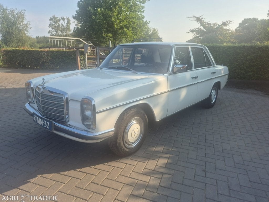 Mercedes-Benz 200 W115, Auto's, Oldtimers, Wit, Mercedes-Benz, Bedrijf, Handgeschakeld