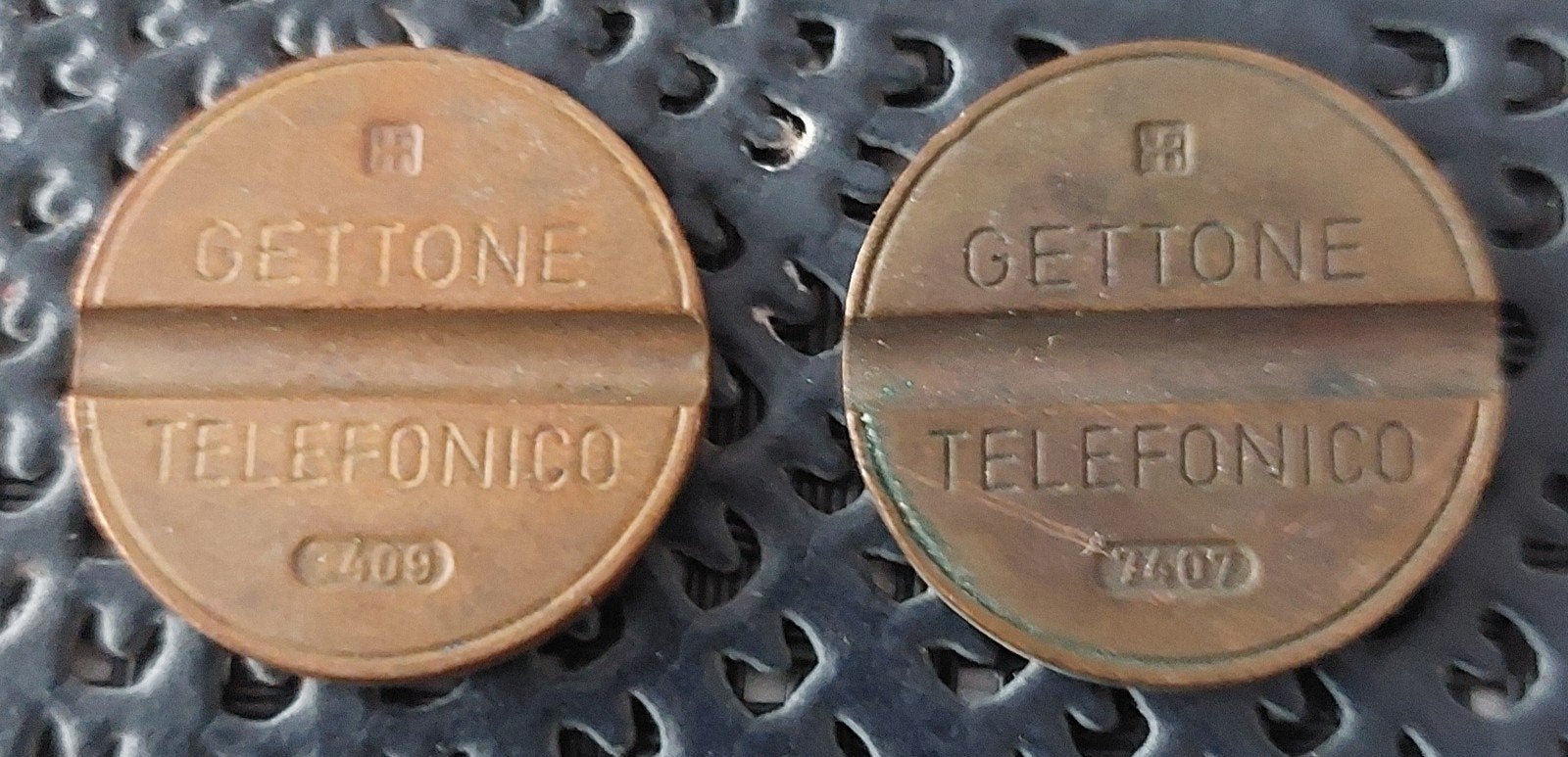 2x Vintage Italiaanse Gettoni Telefonici Telefoonmunten, Ophalen of Verzenden, Overige materialen