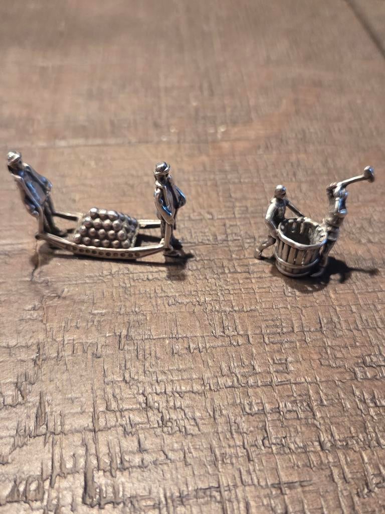 2 Zilveren Miniatuur Beeldjes 2e Gehalte getoetst, Ophalen of Verzenden