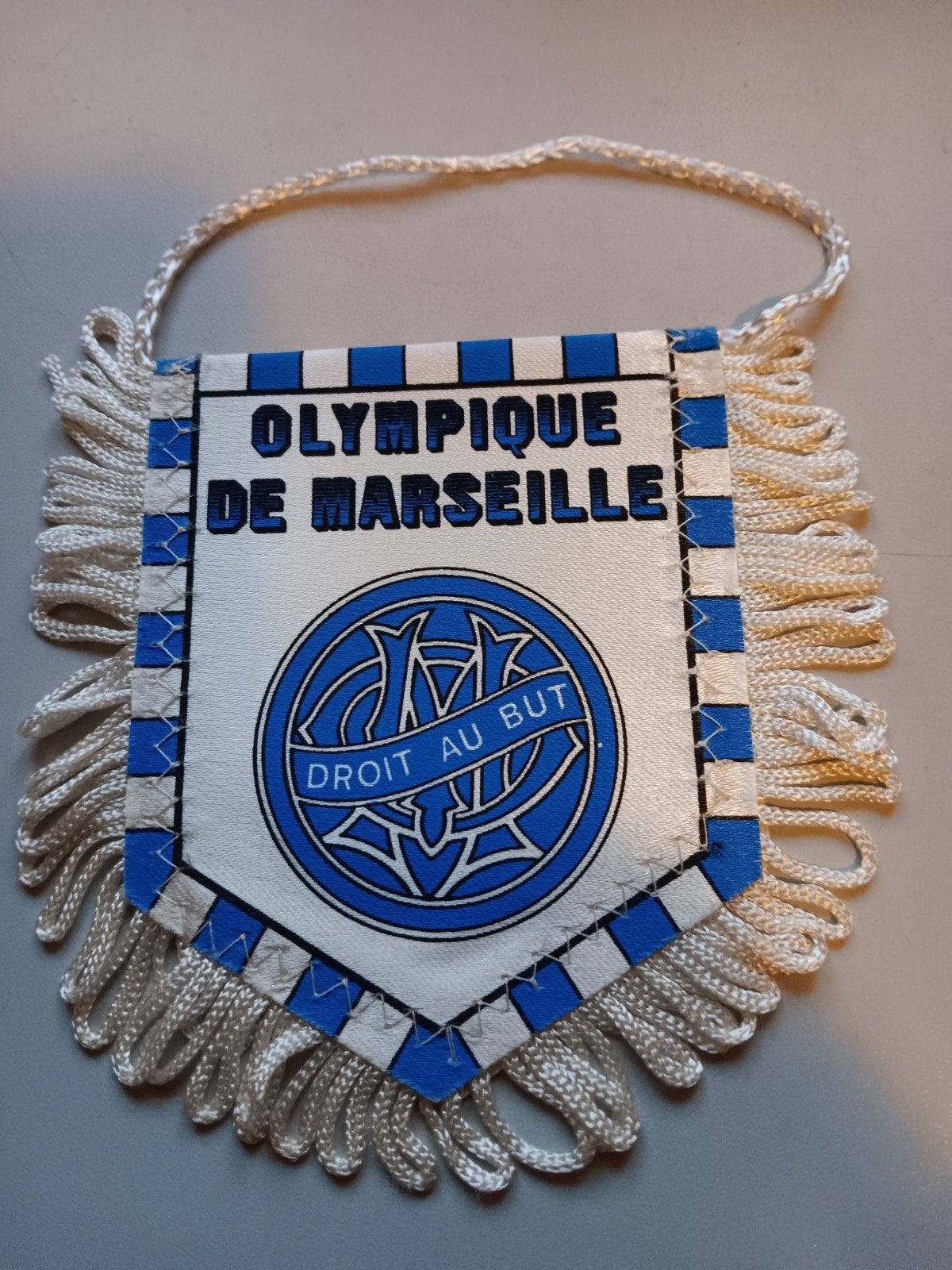 Olympique de Marseille Vaantje - Droit au But, Ophalen of Verzenden, Zo goed als nieuw, Buitenlandse clubs, Vaantje of Sjaal