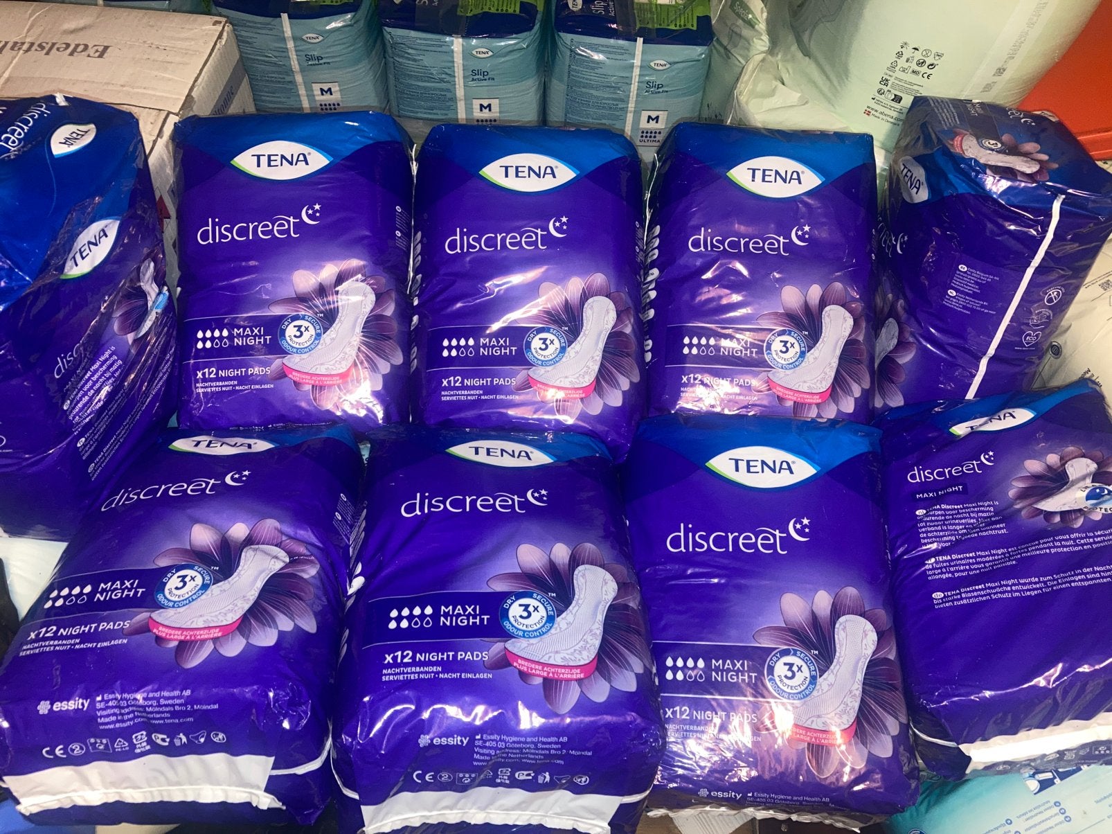 9 x Tena discreet maxi night inleggers / maandverband, Ophalen