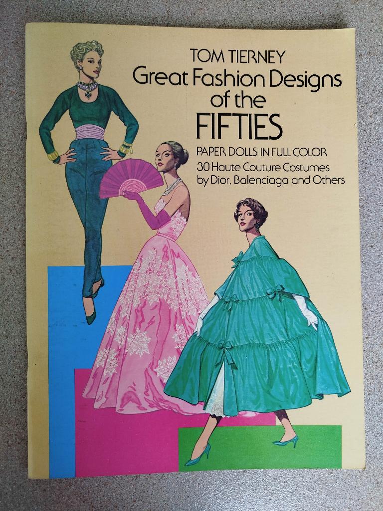 Aankleedpoppen boek Jaren 50 Fashion Designs, Verzamelen, Poppen, Ophalen of Verzenden, Zo goed als nieuw, Overige typen