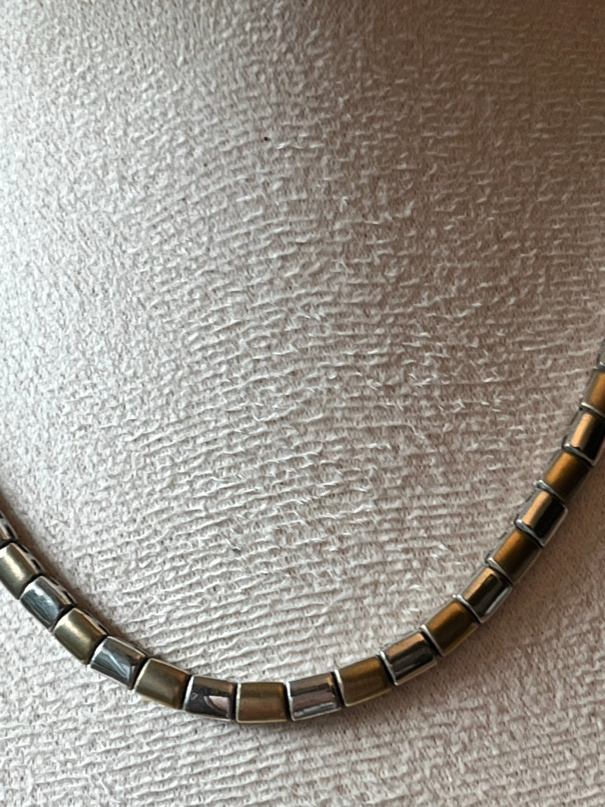 Zilveren collier met goudkleurige accenten, Verzenden, Zo goed als nieuw, Zilver