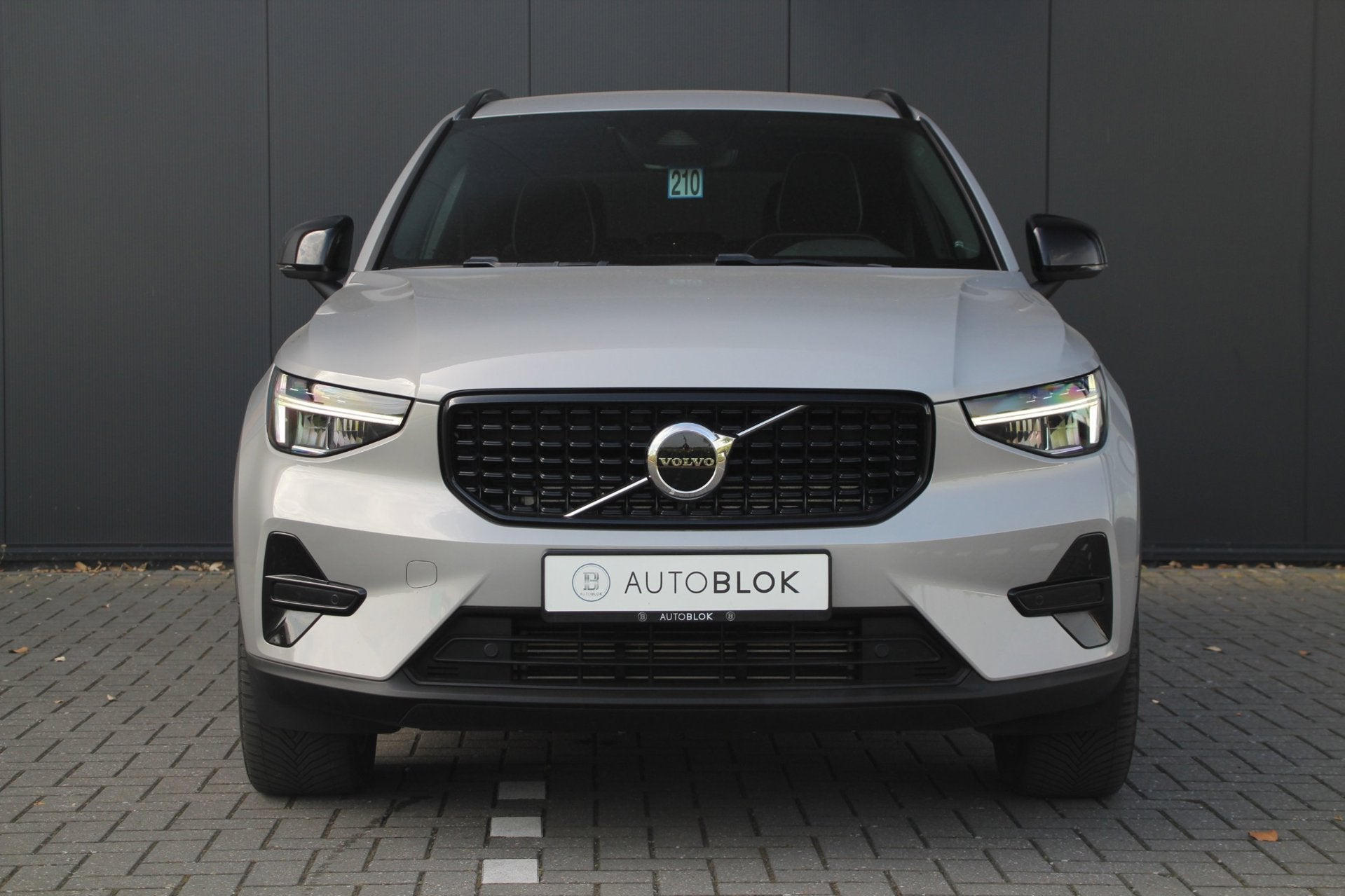 Volvo XC40 1.5 T4 Plug-in hybrid Plus Dark | SOH 100% | Trek, Auto's, Dealer onderhouden, Hybride Elektrisch/Benzine, 3 cilinders