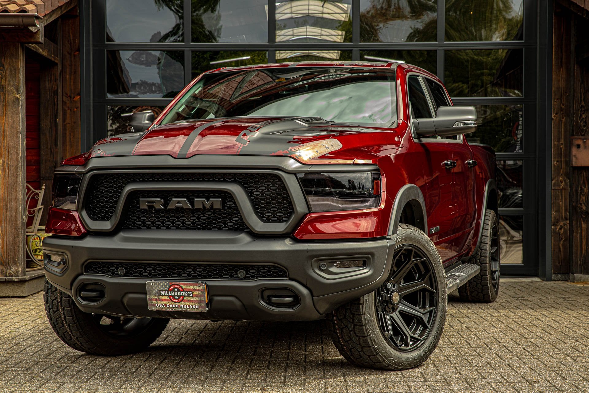 Dodge Ram 1500 Rebel Night ! Actie ! Laatste rebel v8 ., Automaat, Bedrijf, SUV of Terreinwagen, Onderhoudsboekje