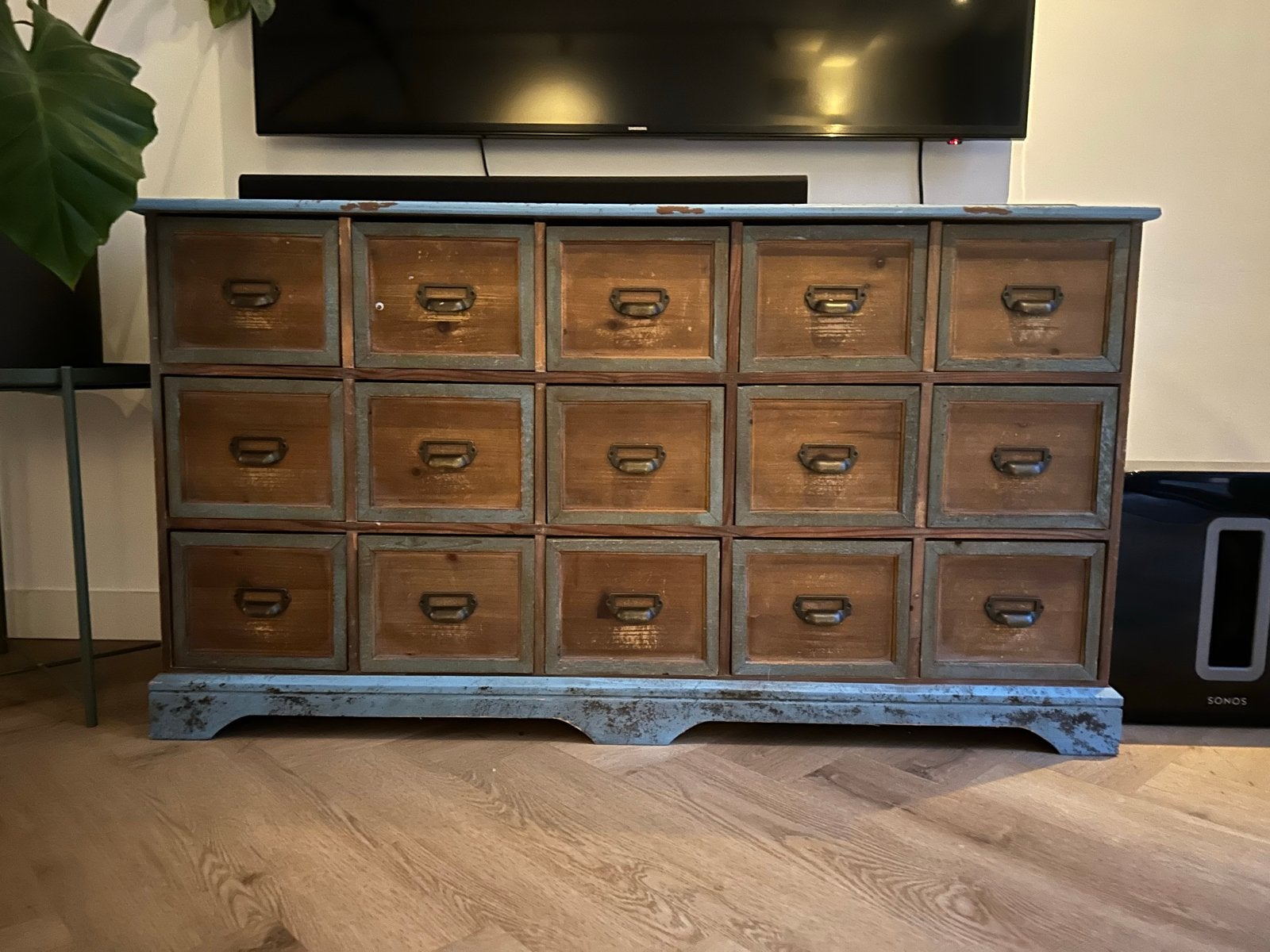 Apothekerskast met 15 laden - Hout en blauw, Huis en Inrichting, Kasten | Dressoirs, Ophalen, Gebruikt, 100 tot 150 cm, Met lade(s)