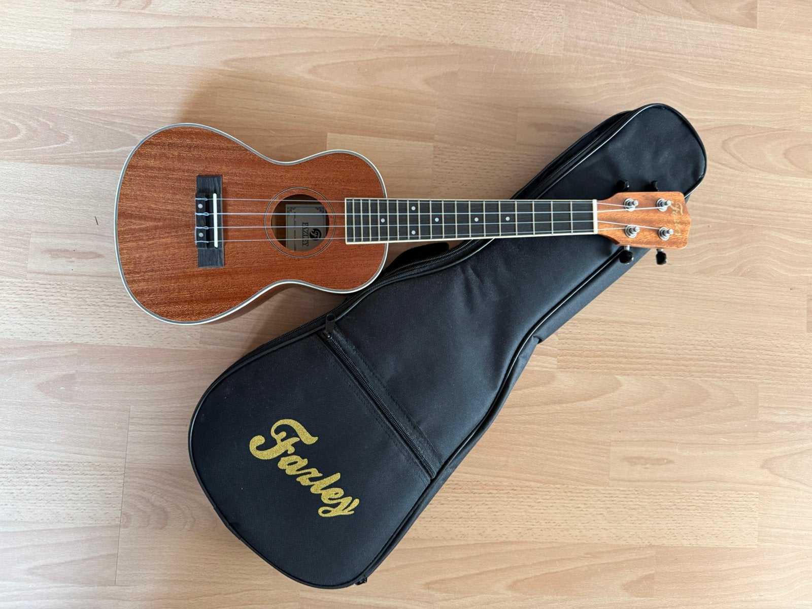 Fazley K23-W concert ukelele + gigbag, Ophalen of Verzenden, Nieuw, Ukelele