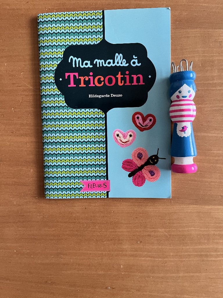 Knutselset punnikken, punnikklosje met boekje en wolnaald, Ophalen of Verzenden, Zo goed als nieuw, Knutselen