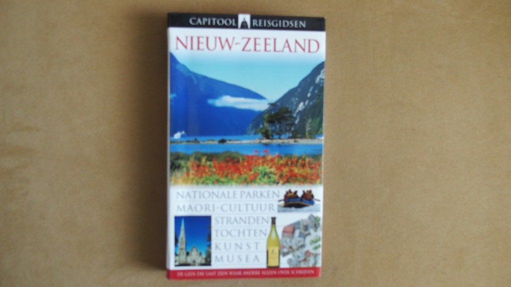 Nieuw-Zeeland - Capitool, Boeken, Capitool, Zo goed als nieuw, Reisgids of -boek, Australië en Nieuw-Zeeland