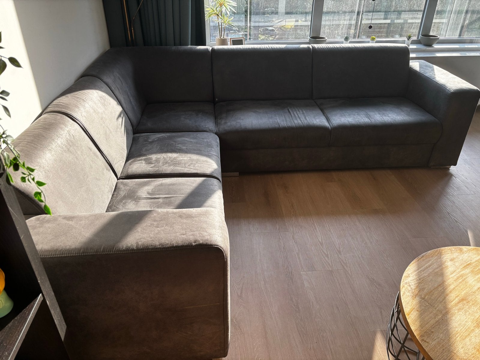 Hoekbank donkergrijs 225x270, Huis en Inrichting, Banken | Bankstellen, Gebruikt, Hoekbank, Vierpersoons of meer, 300 cm of meer