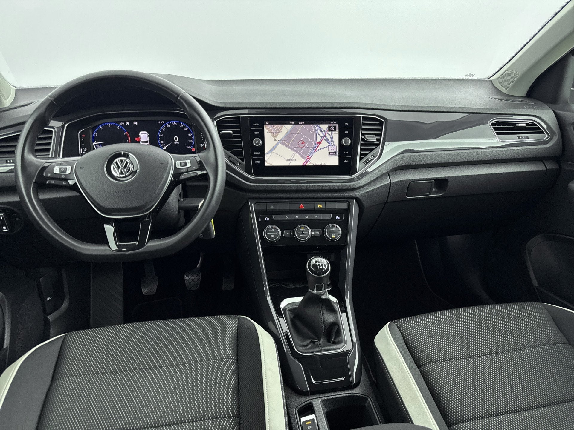 Volkswagen T-Roc 1.5 TSI Sport // CAMERA // DIGITAL COCKPIT, Auto's, Volkswagen, Automatische klimaatregeling, Stof, 4 cilinders