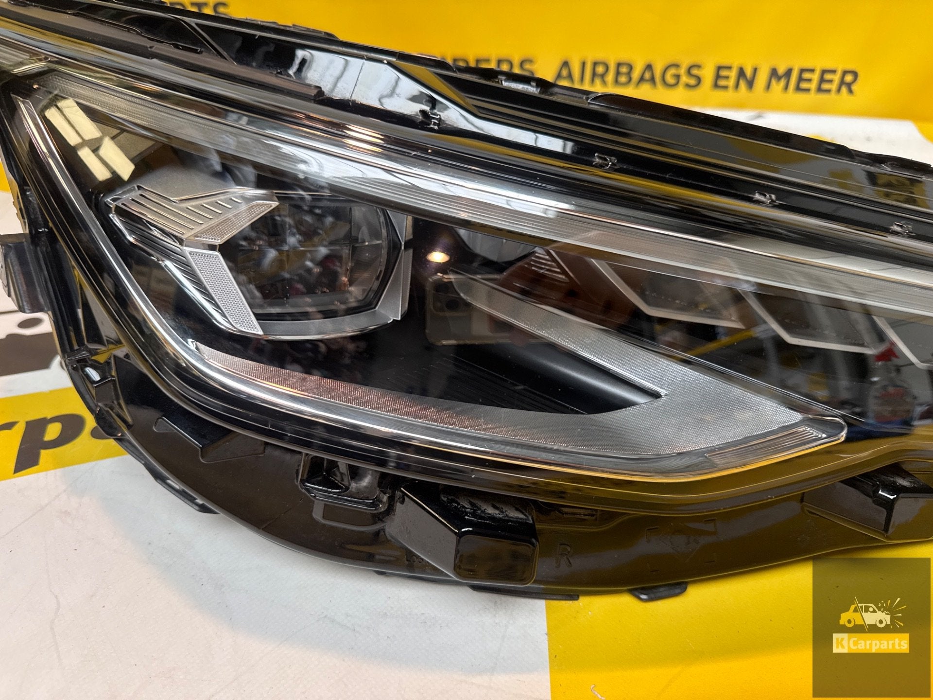 Vw Golf 8 Facelift koplamp rechts black Edition 5H1941036N, Info@fabrikant.eu, Ophalen of Verzenden, Fabrikant BV, Gebruikt
