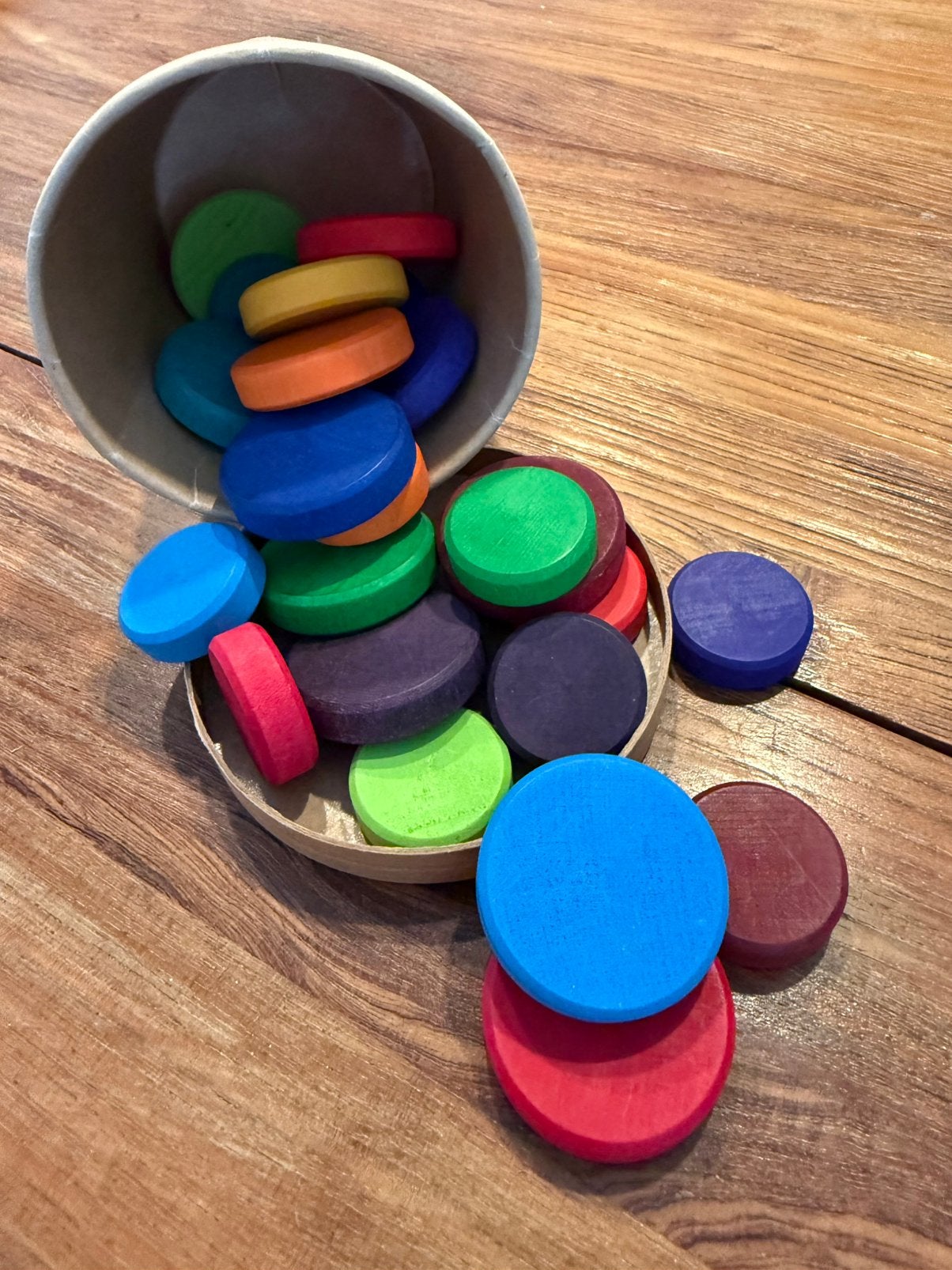 Grimms Houten regenboogmunten 24 stuks (10312), Ophalen of Verzenden, Zo goed als nieuw