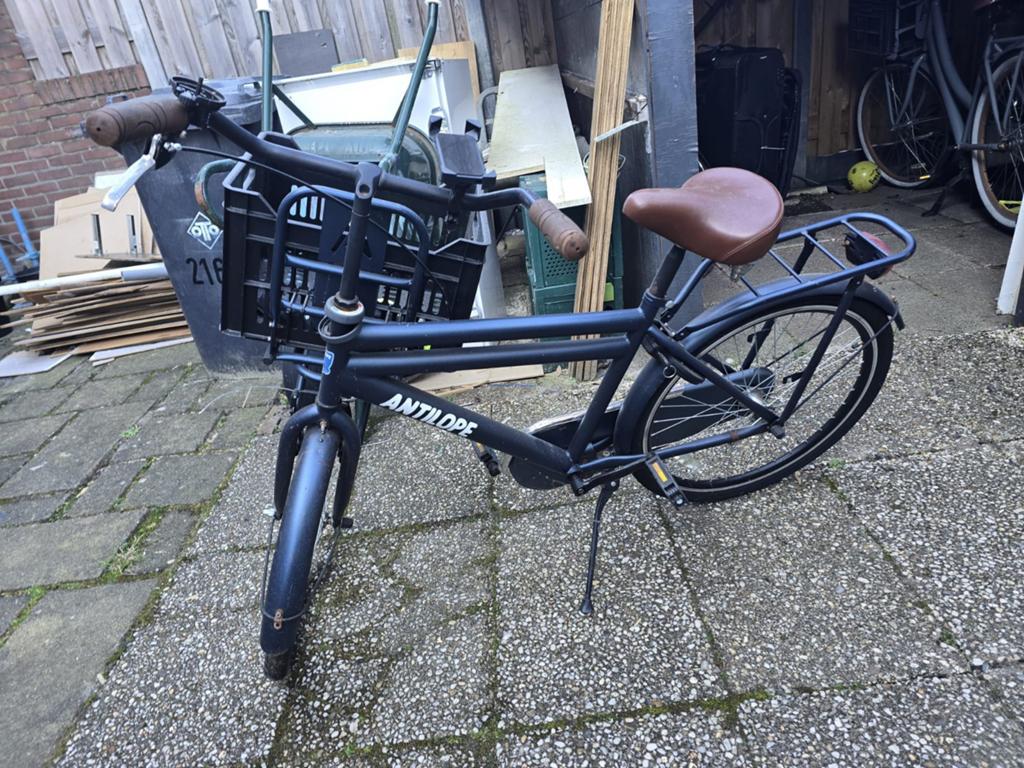 Nette zwarte fiets met krat, Ophalen of Verzenden, Gebruikt, 26 inch of meer