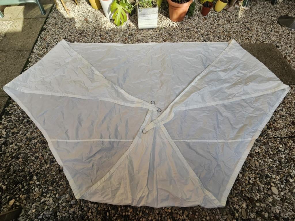 Driehoekig schaduwdoek 5*3.50m, Tuin en Terras, Schaduwdoeken, Ophalen of Verzenden, Zo goed als nieuw