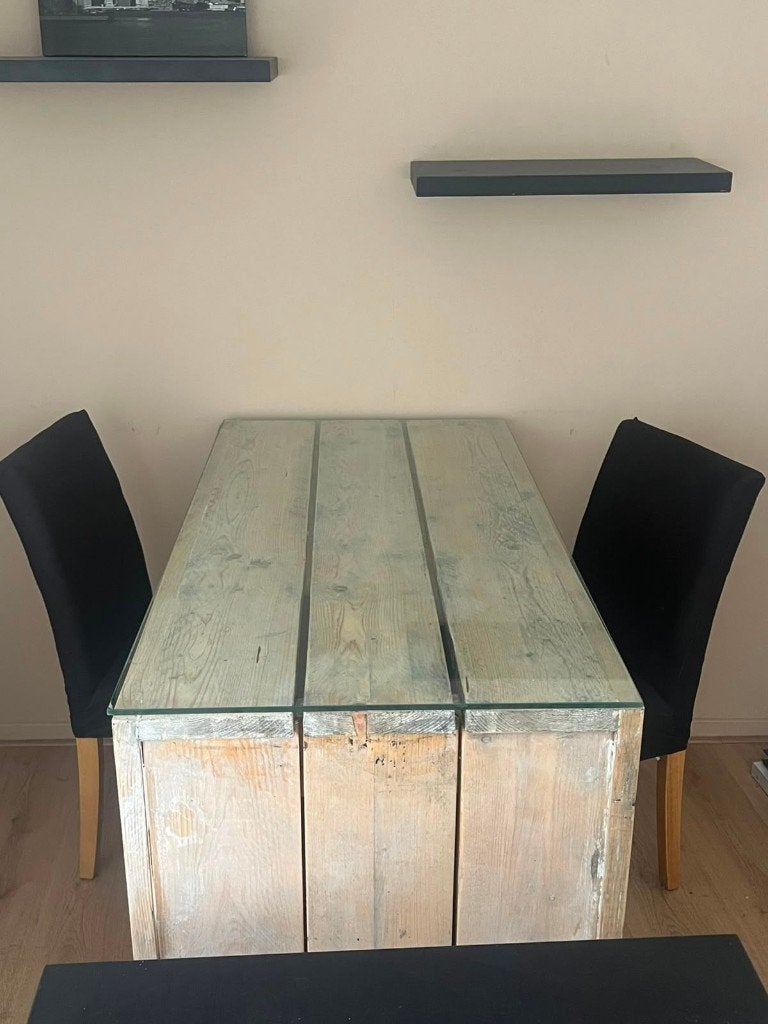 Steigerhouten tafel met glasplaat en 2 stoelen, Ophalen, Gebruikt, 100 tot 150 cm, 50 tot 100 cm