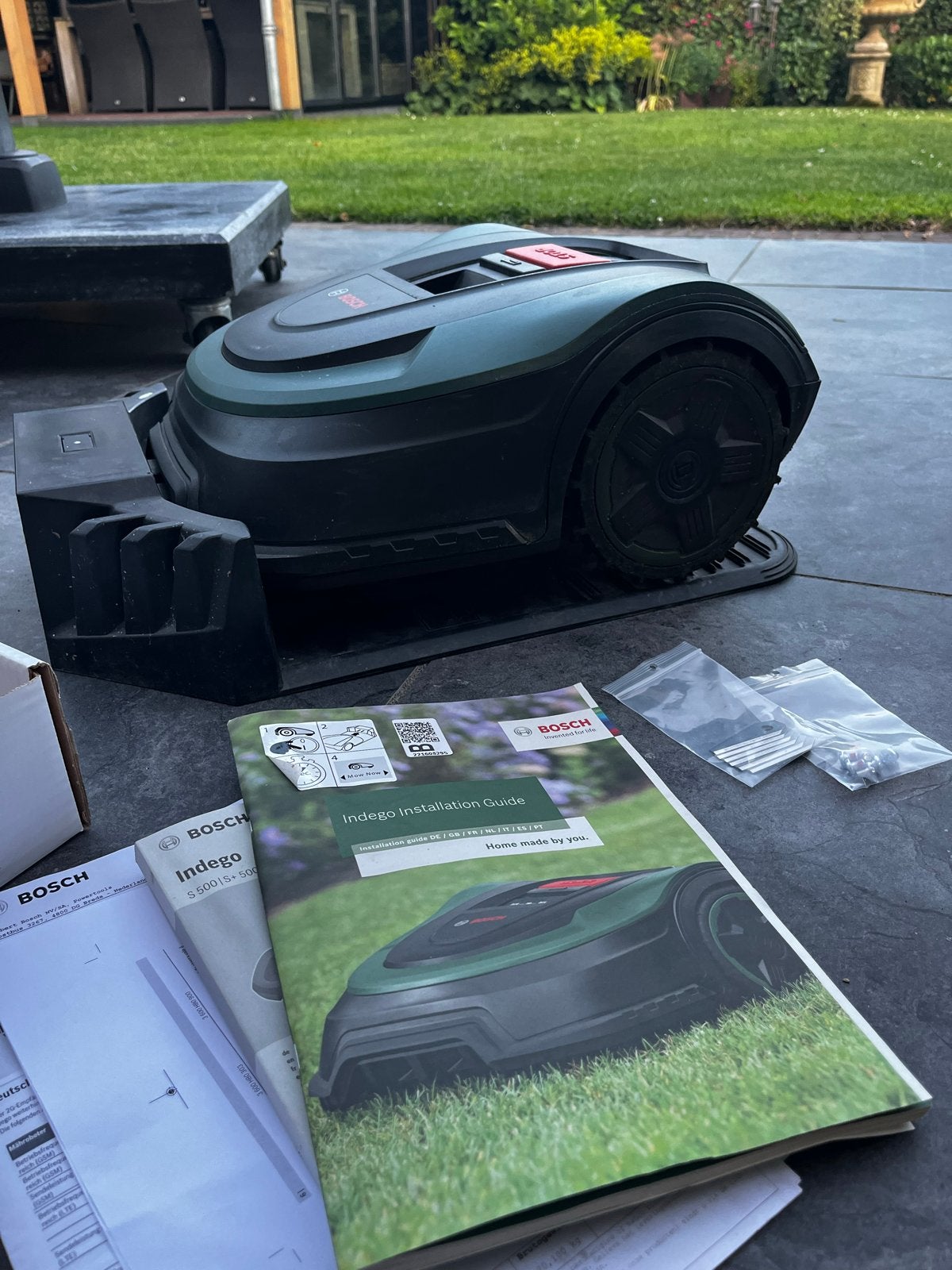Bosch Indego S+ 500 Robotmaaier - Compleet, Ophalen of Verzenden, Zo goed als nieuw, Accu-grasmaaier