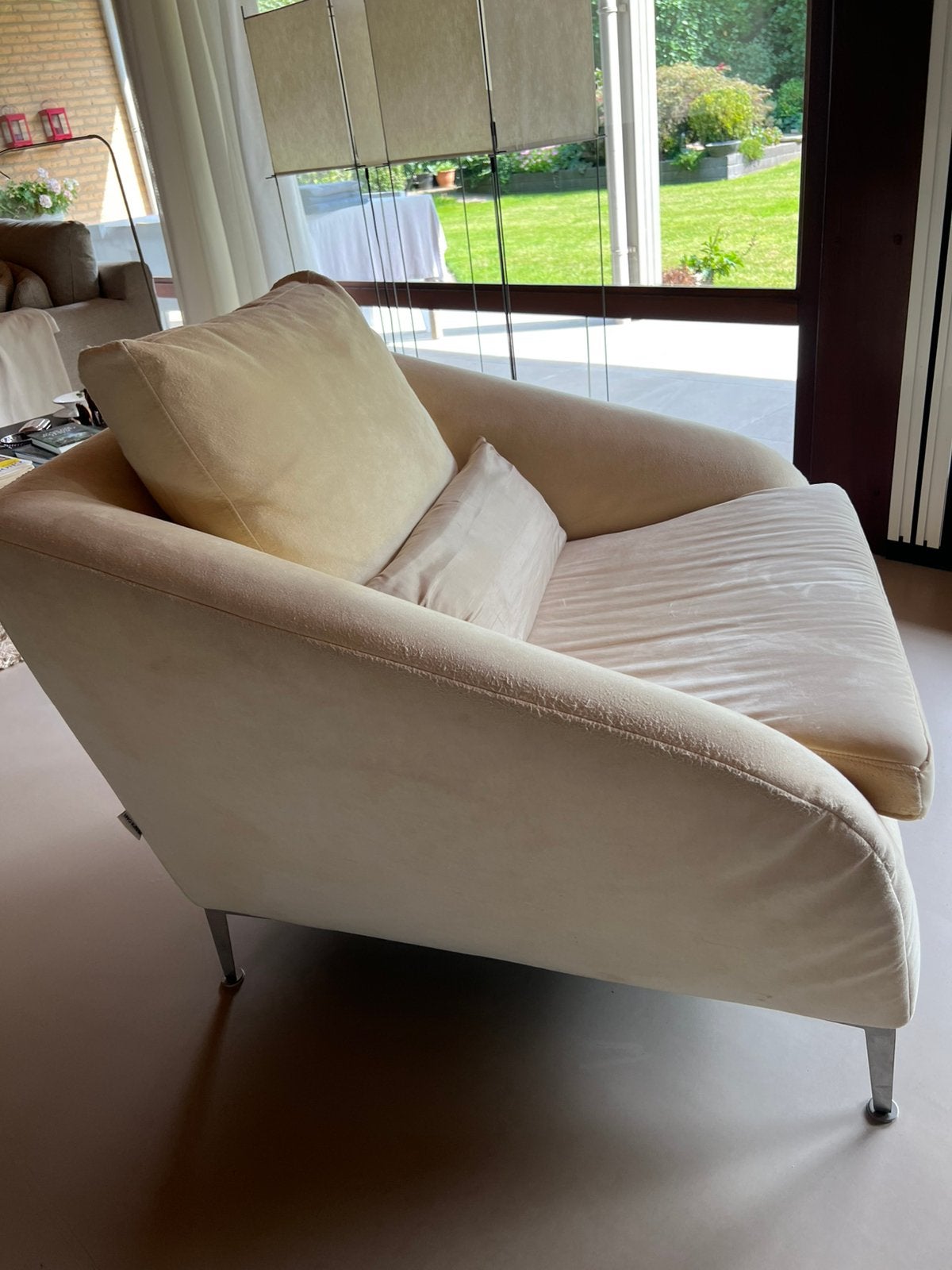 Ligne Roset In Fine fauteuil - Crèmekleurig, Huis en Inrichting, Fauteuils, Ophalen, Gebruikt, Stof, 75 tot 100 cm