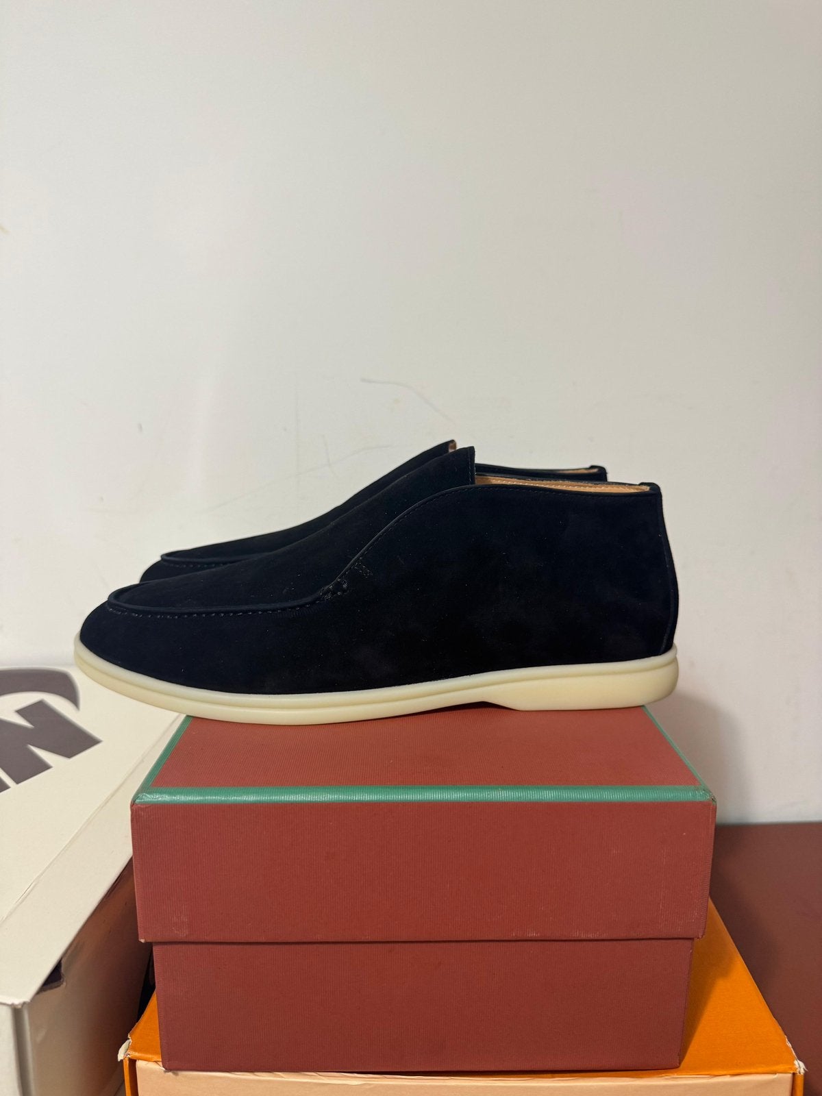 Loro Piana Suede Open Walk Ankle Boot zwart, Kleding | Heren, Ophalen of Verzenden, Nieuw, Loafers