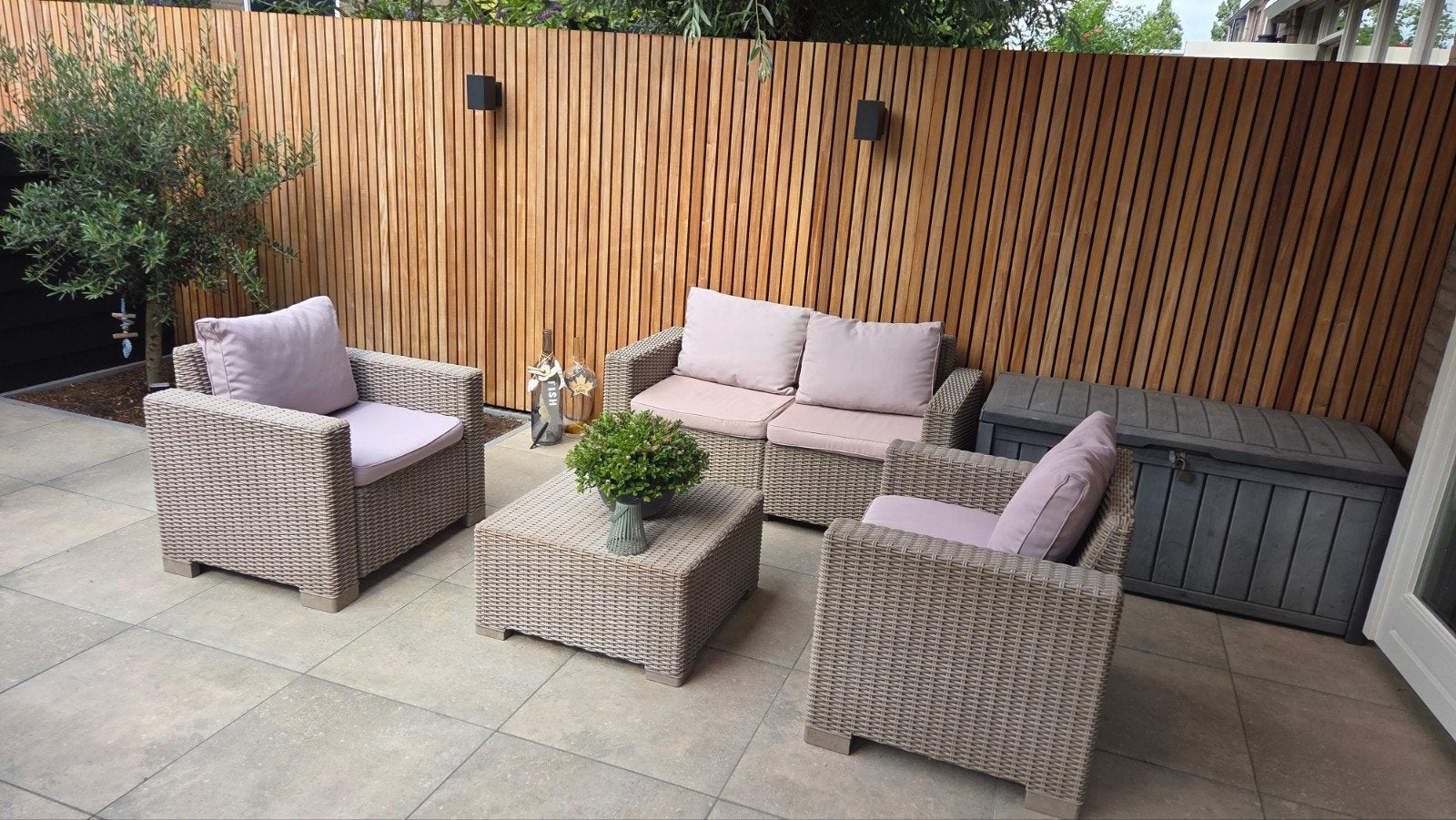 Wicker loungeset met 2 stoelen, bank en salontafel, Ophalen, 4 zitplaatsen, Gebruikt, Bank