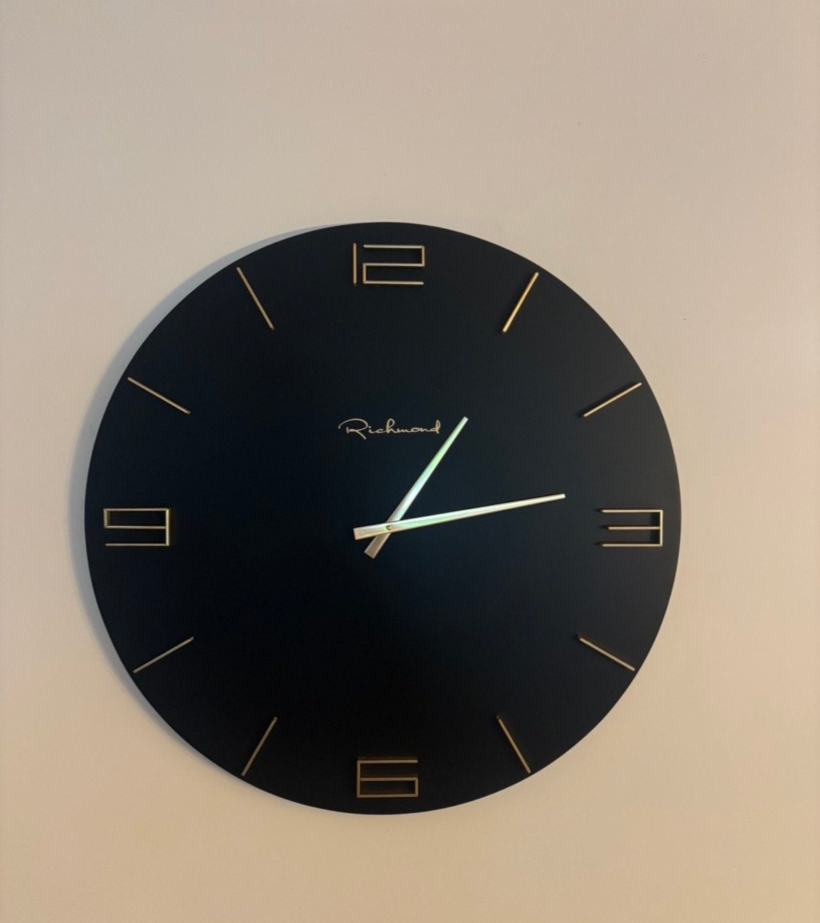 Moderne Richmond Wandklok Zwart Goud - Stijlvol Design, Ophalen, Wandklok, Analoog, Nieuw