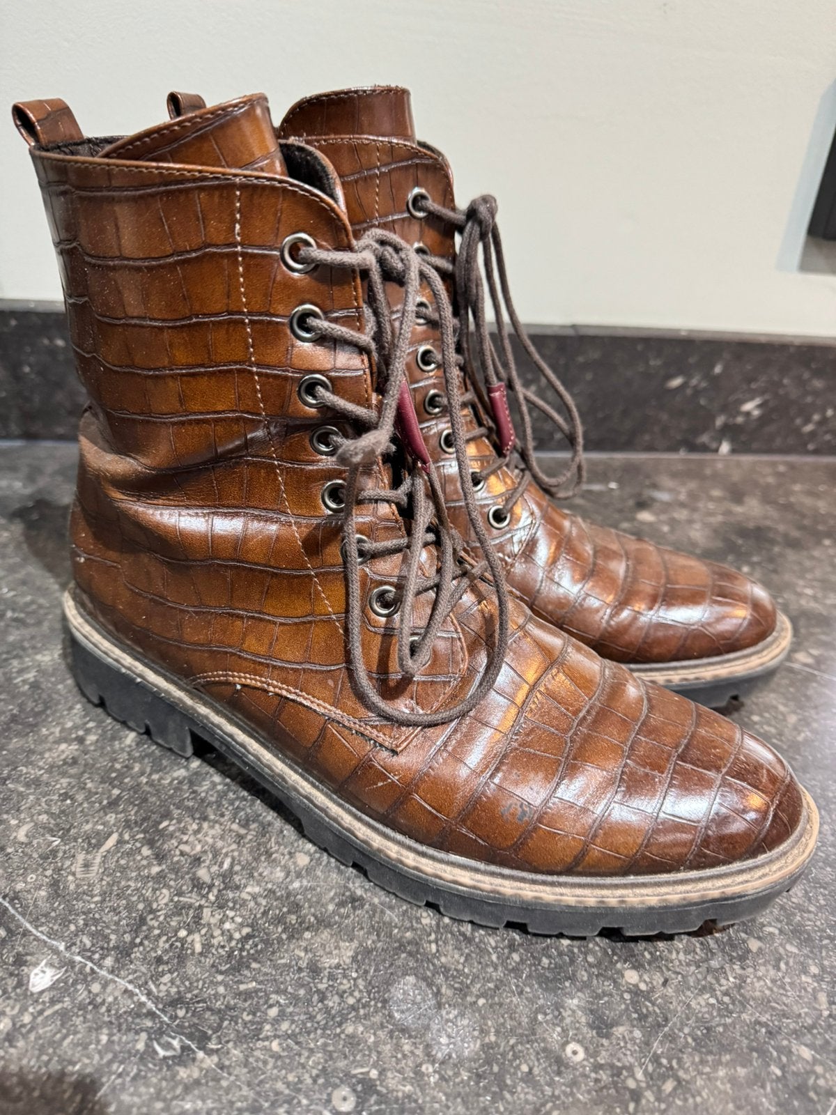 Bruine dames schoenen, maat 40, Bruin, Lage of Enkellaarzen, Ophalen of Verzenden, Zo goed als nieuw