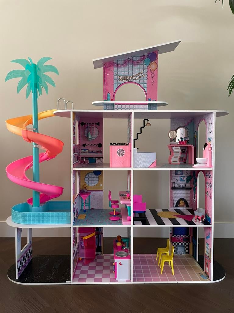 L.O.L. Suprise OMG Fashion House met poppen, Ophalen, Zo goed als nieuw, Poppenhuis