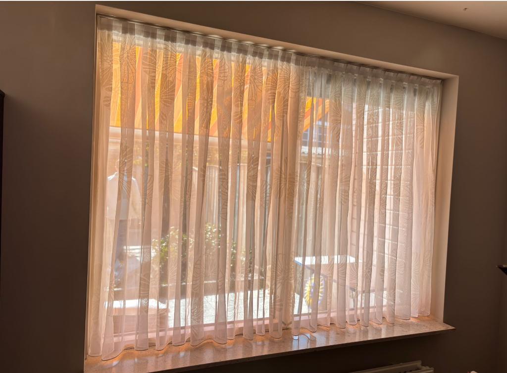 Lichte vitrage met patroon - 200x150 cm, Ophalen of Verzenden, Zo goed als nieuw